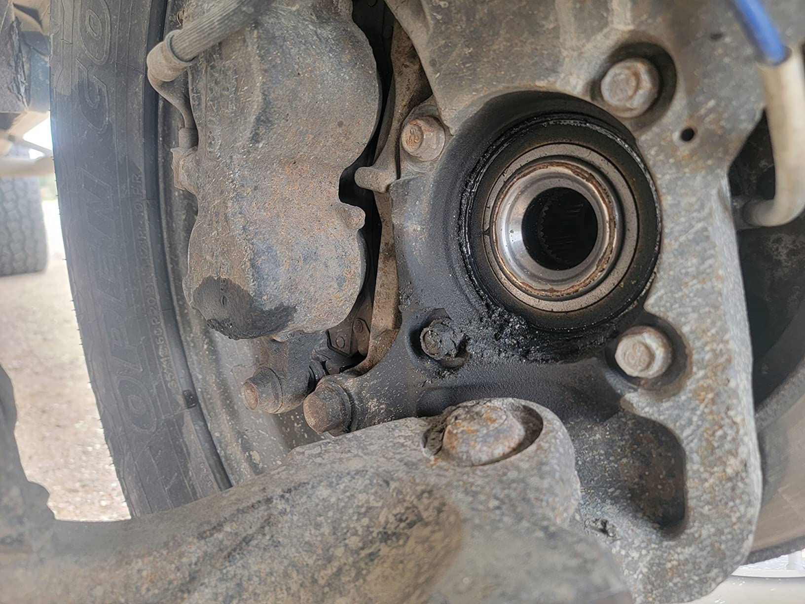 MOOG Front Wheel Bearing & Hub Assembly - Chevrolet Silverado Heavy Duty customer photo 2