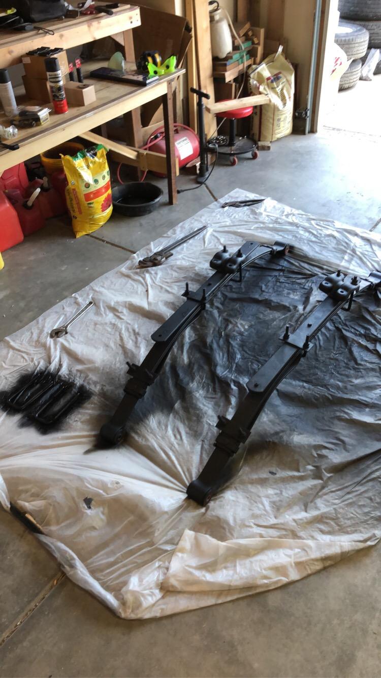 Rust-Oleum Stops Rust Reformer Spray, Instantly Converts Rust to a Protected Paintable Surface, No Bare Metal Sanding Required, Black, 10.25 oz customer photo 2