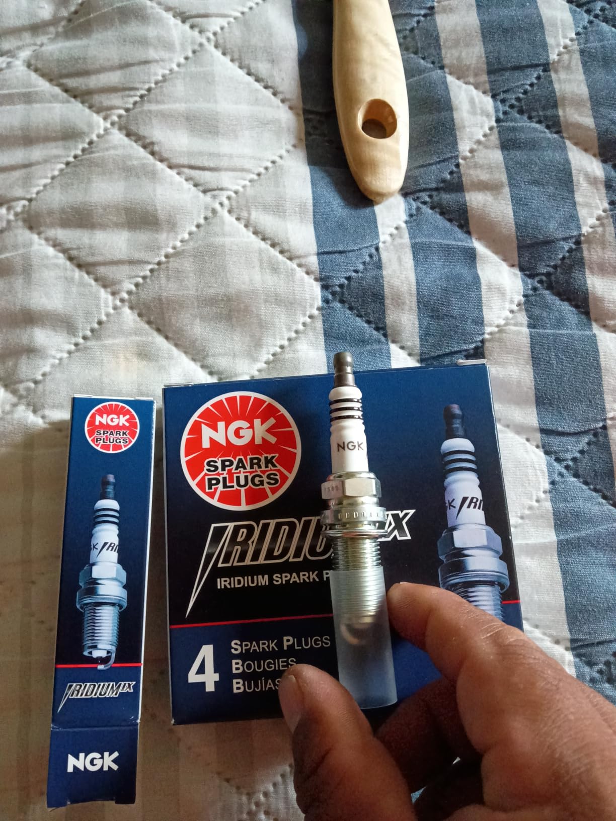 NGK 6619 Iridium Spark Plugs LFR6AIX-11-6 Pack customer photo 2