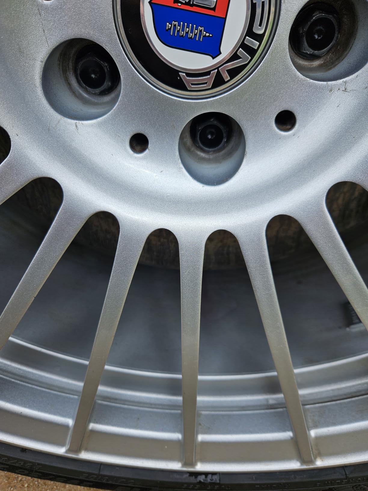 Griot's Garage Heavy-Duty Wheel Cleaner for All Wheel Finishes, Breaks Down and Removes Stubborn Brake Dust and Grime, PH Balanced, Non-Acidic, 11026, 35oz customer photo 1