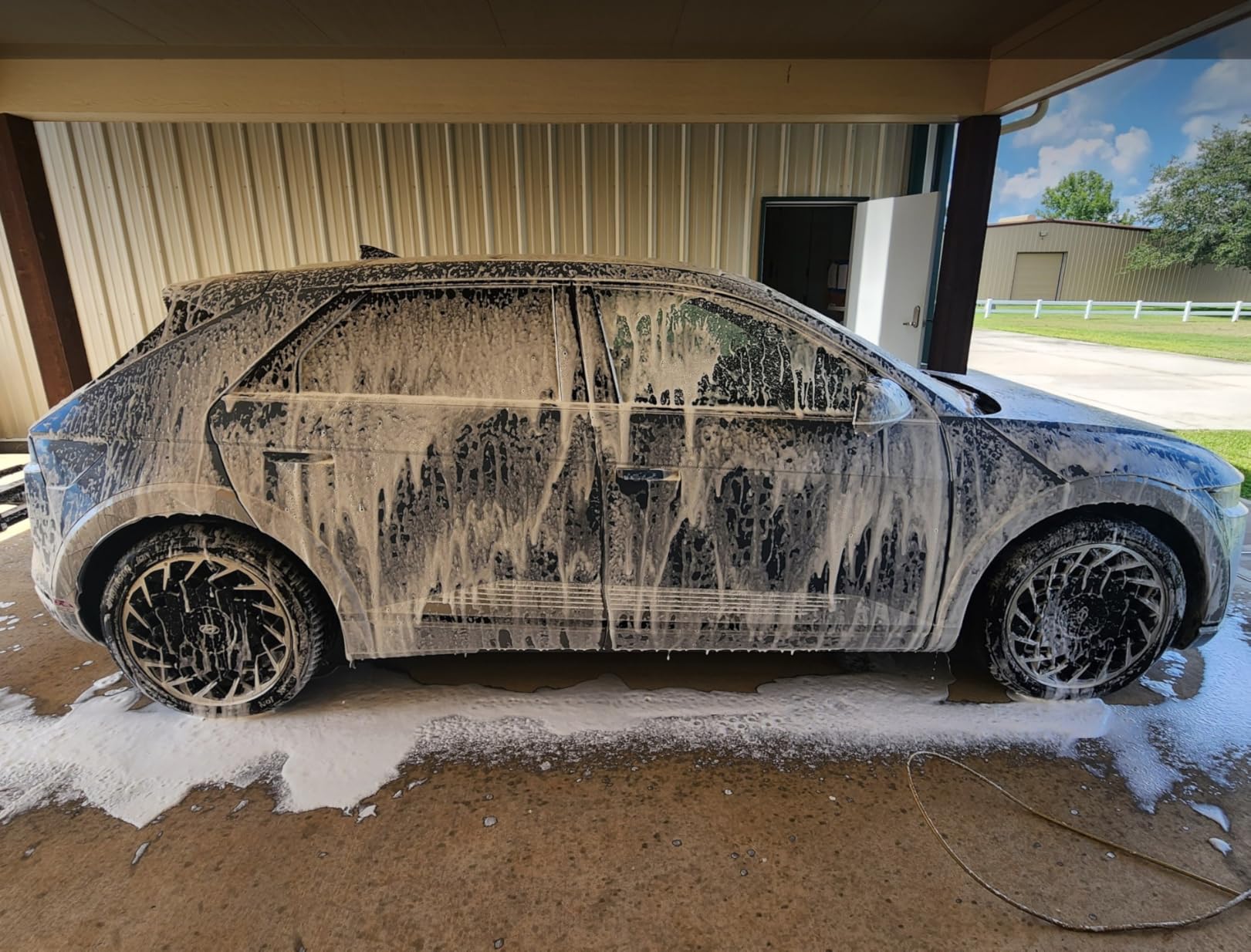 Meguiar's Gold Class Car Wash, 1 Gallon | Ultra-Rich Foam Car Wash Soap and Conditioner customer photo 1
