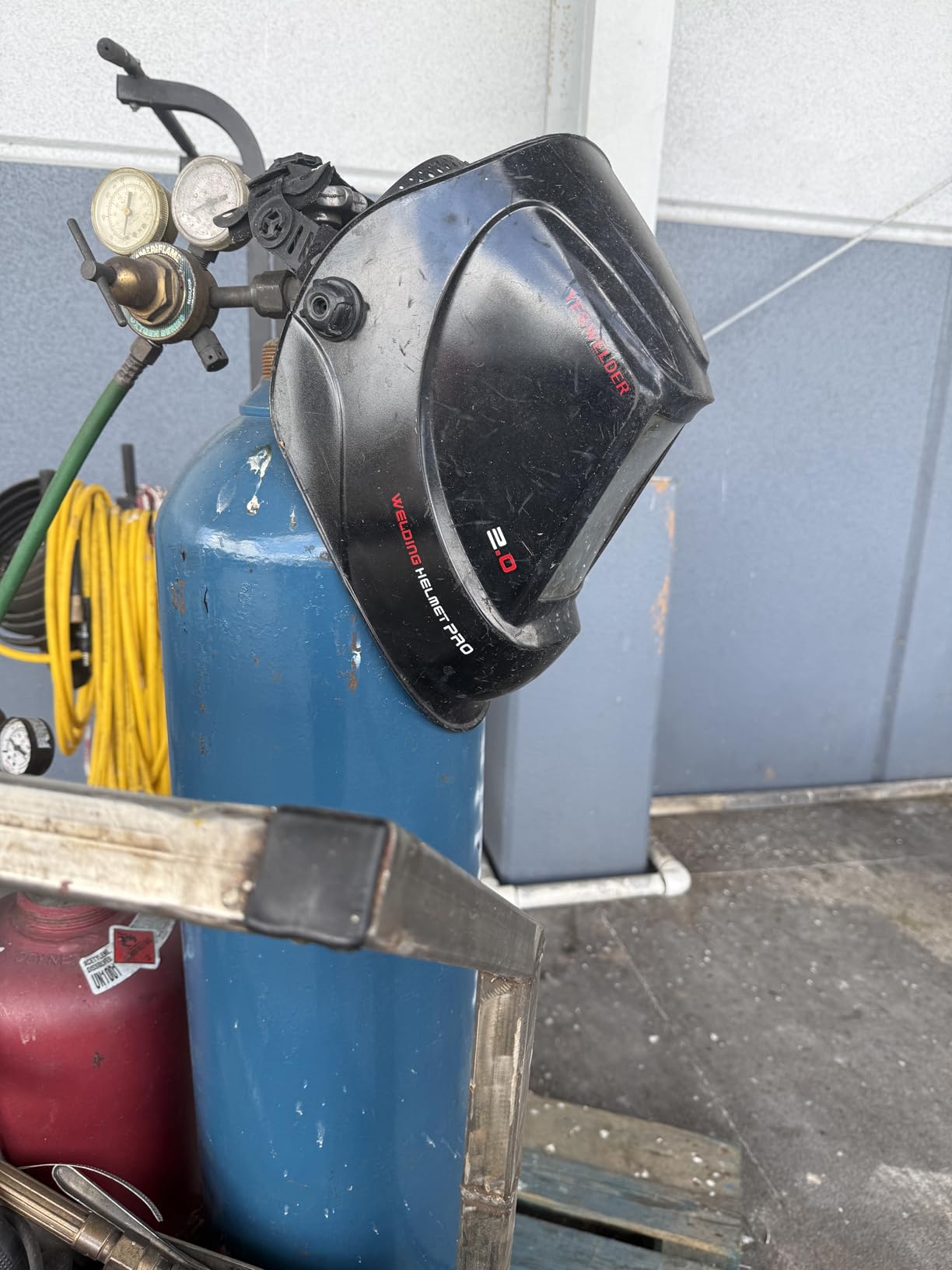YESWELDER Auto Darkening Welding Helmet, Large View, LYG-M800H - 1/1/1/1 True Color, 4 arc sensors, WELD/CUT/GRIND customer photo 2