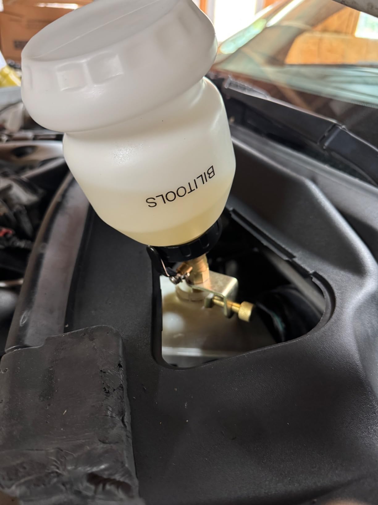 BILITOOLS 3L Universal Brake Bleeder Kit, Vacuum Brake Fluid Bleeding Tool | One Man Pneumatic Brake System customer photo 2