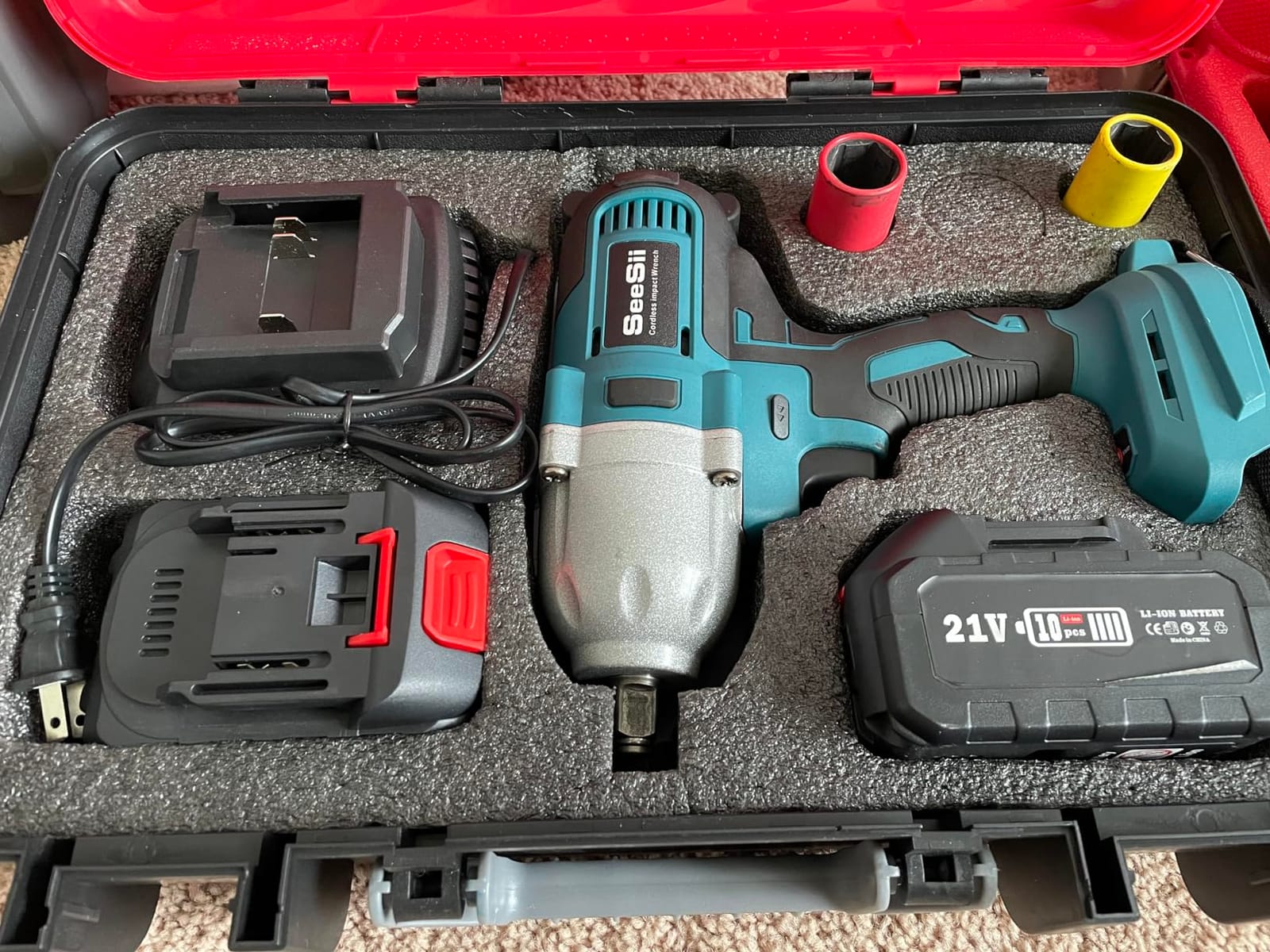 Seesii Impact Wrench 665 FT-LBS (900N.m) 3300IPM 1/2 Impact Gun High Torque Electric Impact Driver Cordless Impact Wrench with 21V 2x4.0Ah Battery, 6 Sockets & Case for Home Car Tire Lug Nut Removal customer photo 1