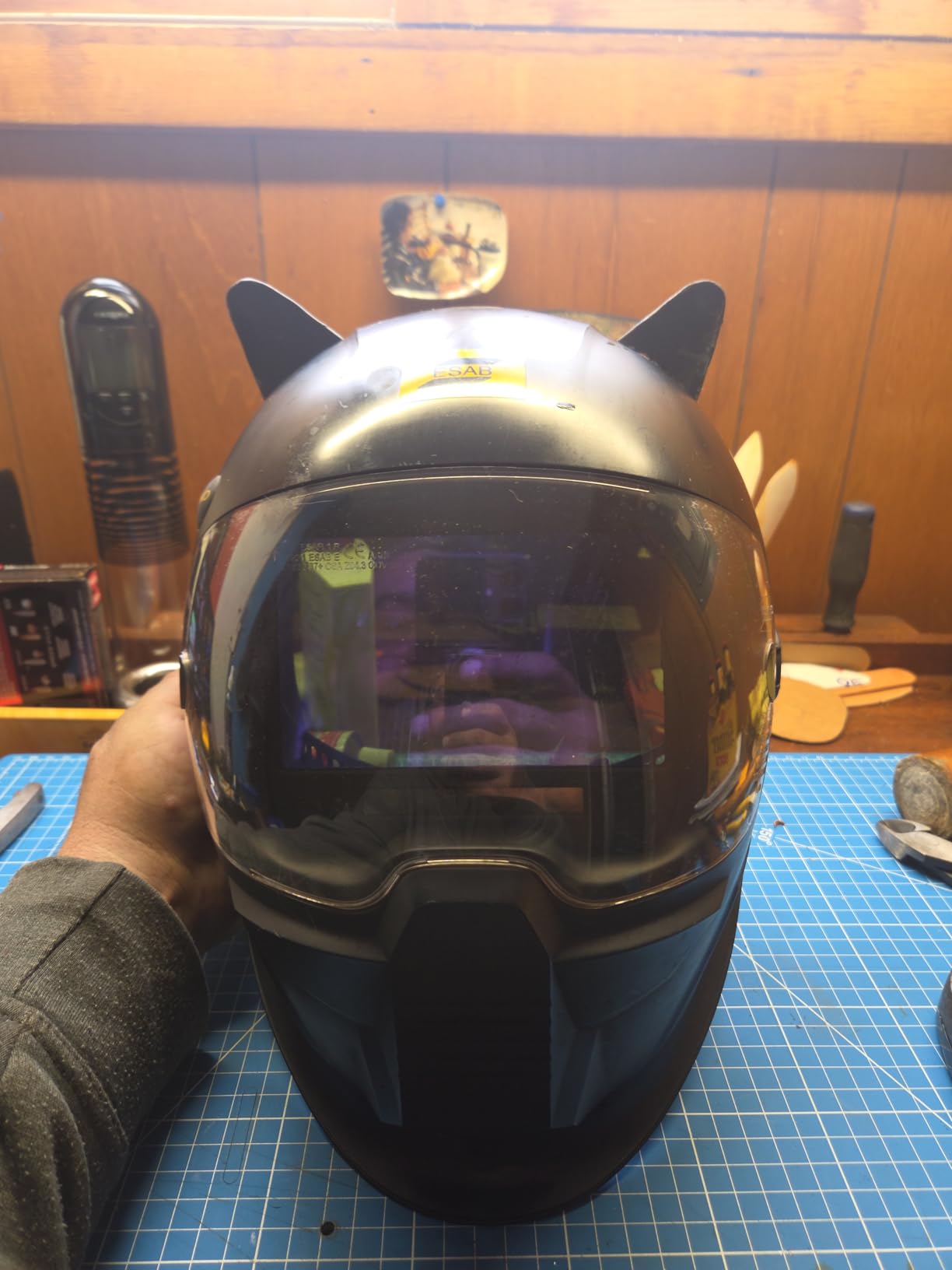 ESAB Sentinel A60 Welding Helmet, Black Low-Profile Design, Large Viewing Area 4.65 in x 2.80 in customer photo 1