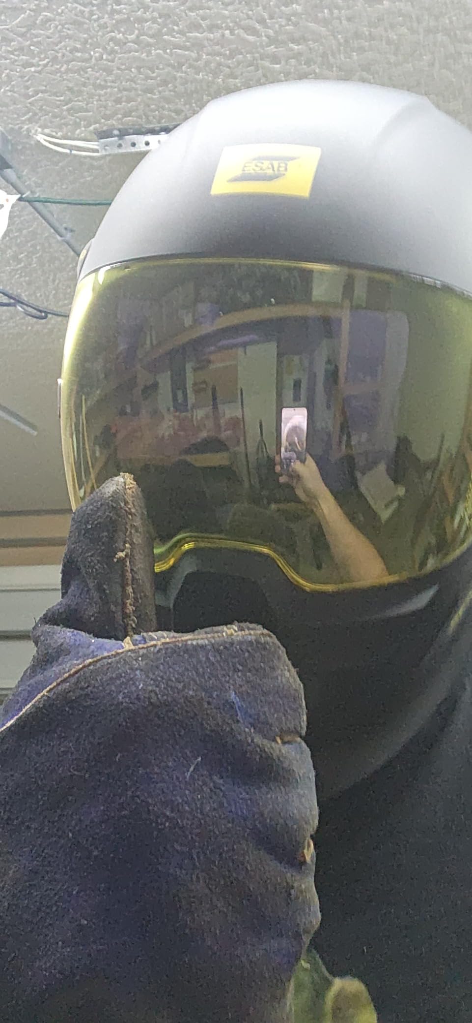 ESAB Sentinel A60 Welding Helmet, Black Low-Profile Design, Large Viewing Area 4.65 in x 2.80 in customer photo 2