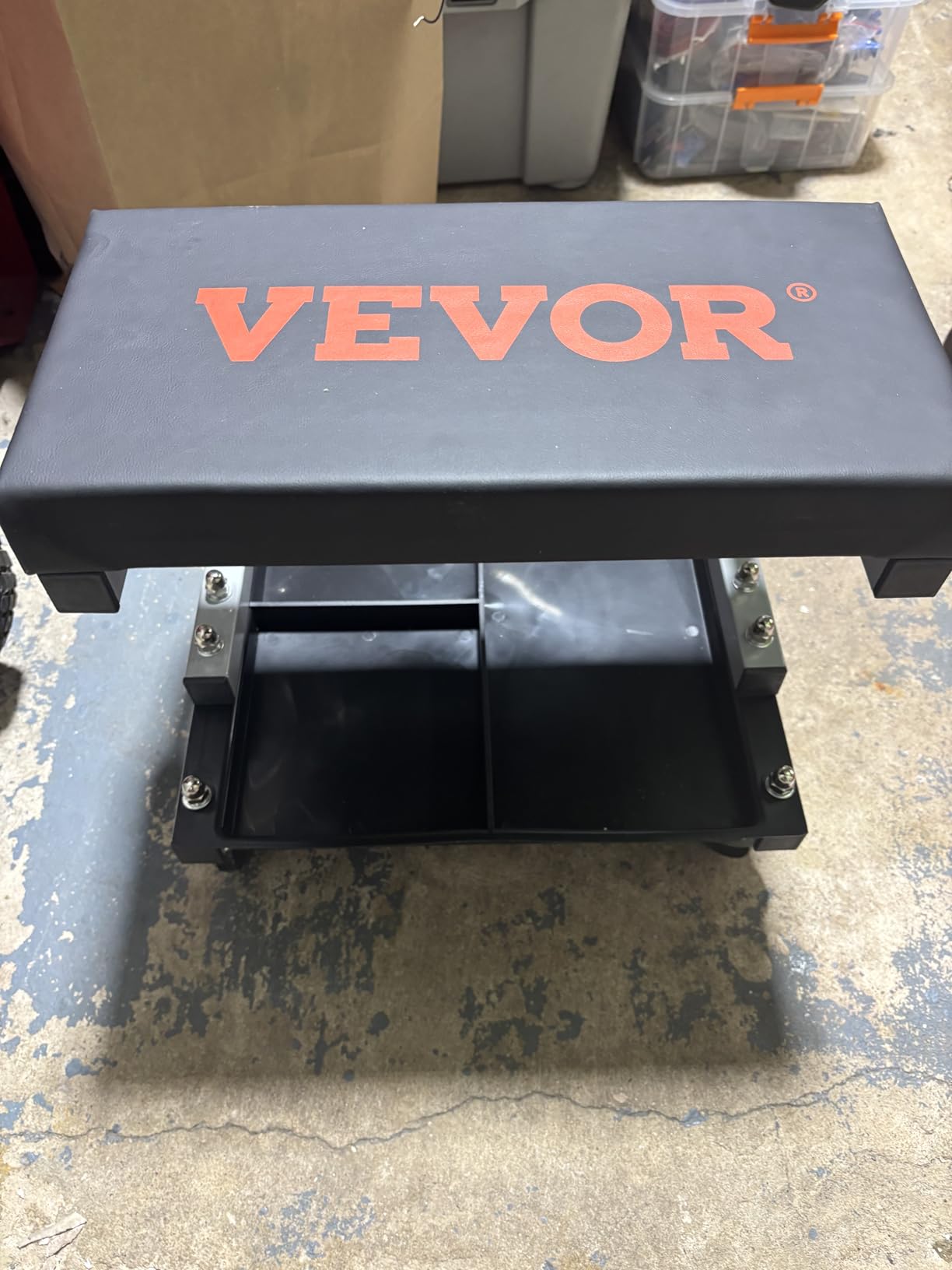 VEVOR Rolling Creeper Garage/Shop Seat 250 LBS Capacity Padded Rolling Workshop Stool customer photo 1