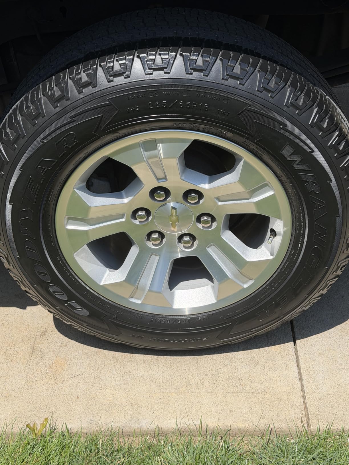 CERAKOTE Rapid Ceramic Tire Coat - Long-Lasting Deep Black Tire Shine | Lasts up to 10X longer than traditional tire dressings with a natural satin and a no-sling ceramic finish. Car, truck, & SUV customer photo 1